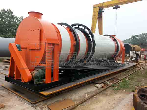 河南PA视讯重工鸡粪烘干机设备出口刚果金装车现场